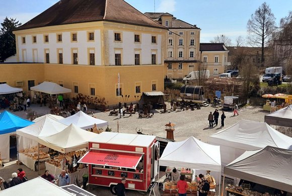 Ostermarkt im Schloss Aurolzmünster