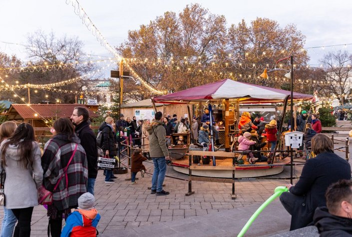 ART ADVENT am Karlsplatz
