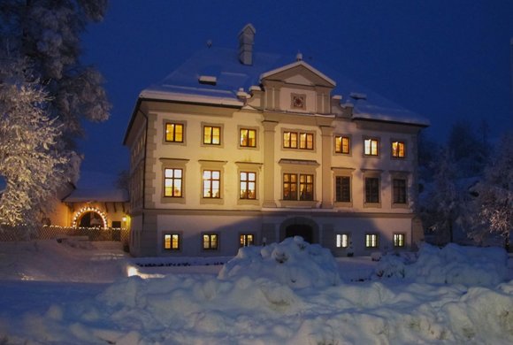 Adventmarkt im Schloss Stauff