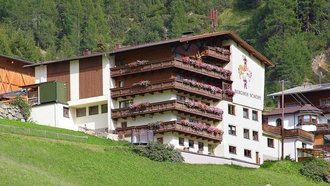 Unser familiär geführtes Haus liegt in einer besonders ruhigen Lage...
