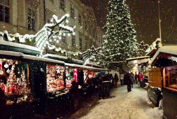 Weihnachtsmarkt am Mirabellplatz
