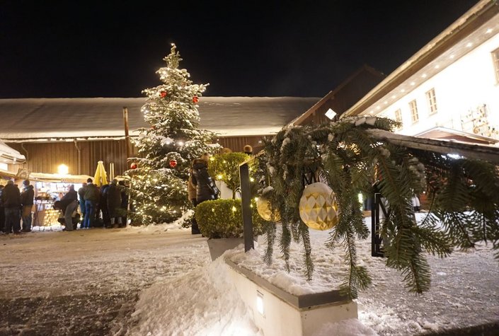 Adventmarkt im Schloss Stauff