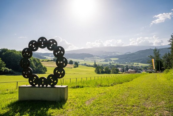 Urtler Hochofen - Europas ältester Floßofen und Feld der Steinernen Linsen