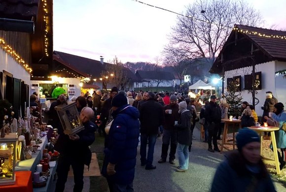 Advent in der Kellergasse Heiligenbrunn