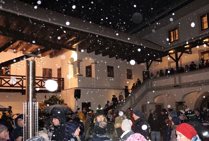 Adventmarkt im Schloss Stauff